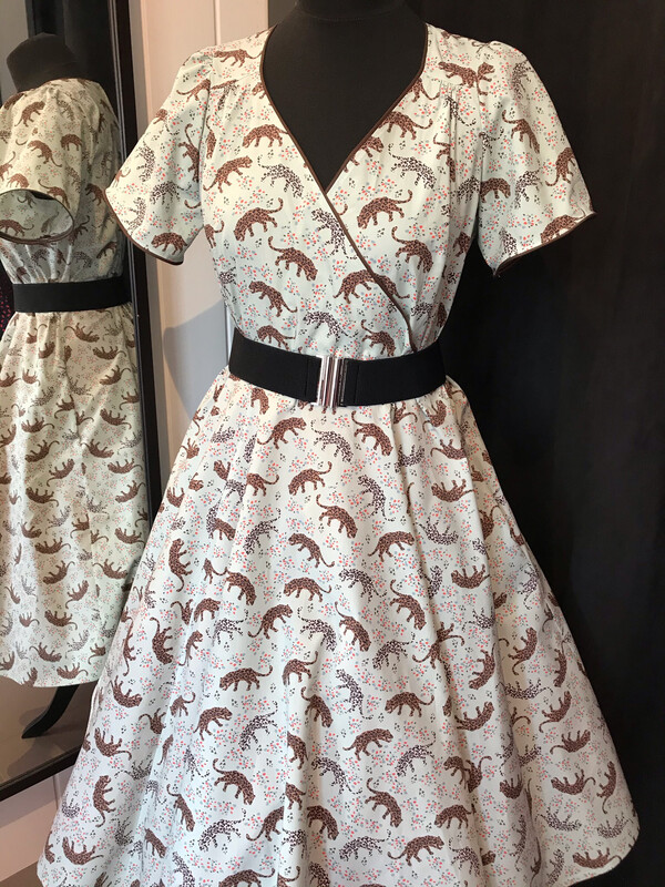 Leopard 🐆 walking Leopard 🐆 walking