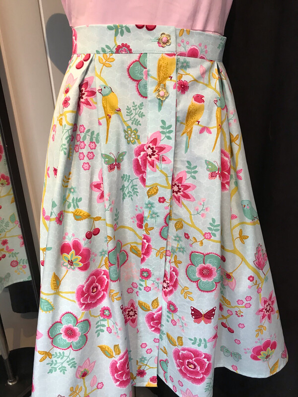 Button Skirt Parrot 🦜