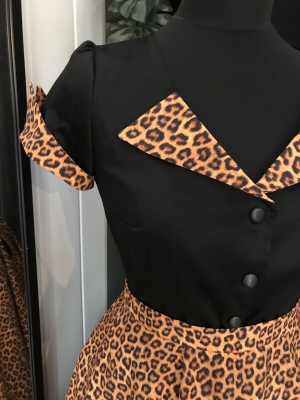 Leopard top