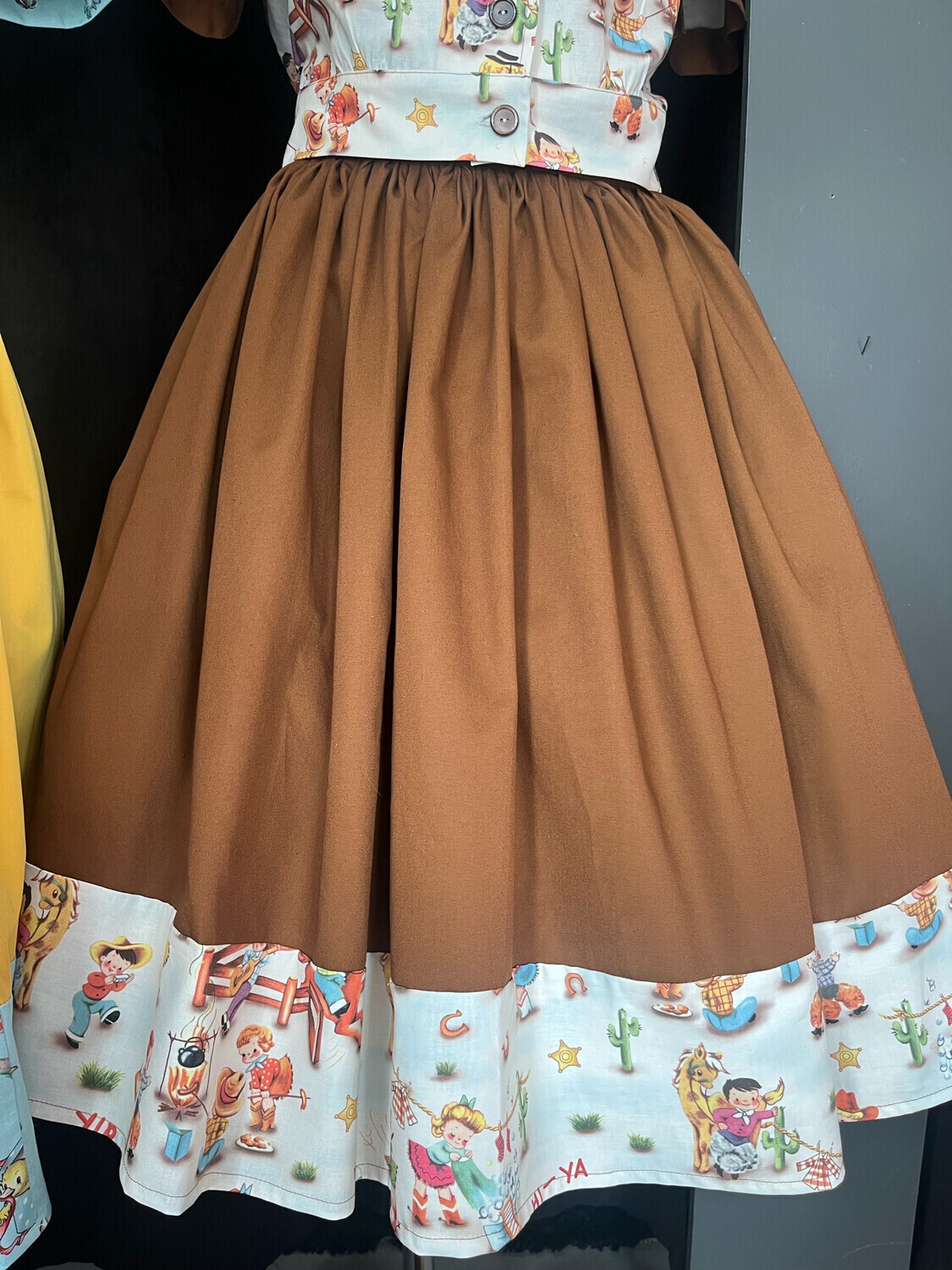 Yip-ee & Spring pets skirt