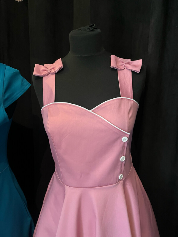 Hairspray button Hairspray button