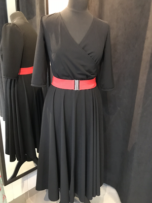 Zwarte swing jurk
