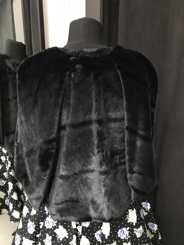 Zwarte cape