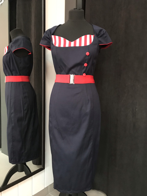 Sassy and tailored Donkerblauw/rood Sassy and tailored Donkerblauw/rood