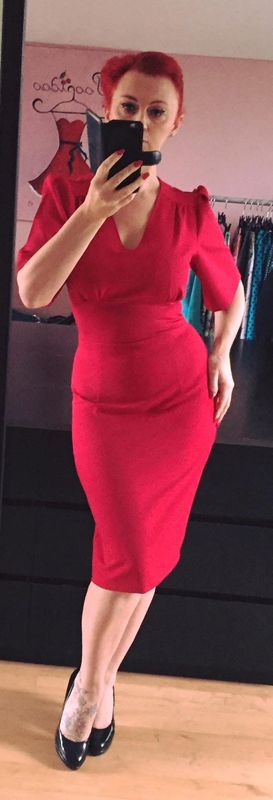 Curvy V pencil