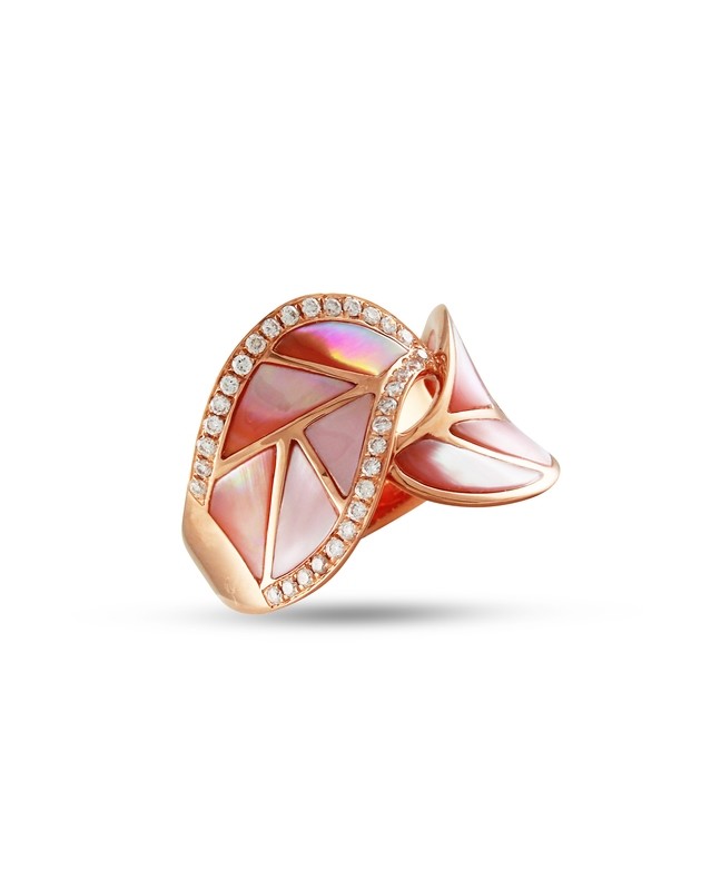 Twisting leaf ring