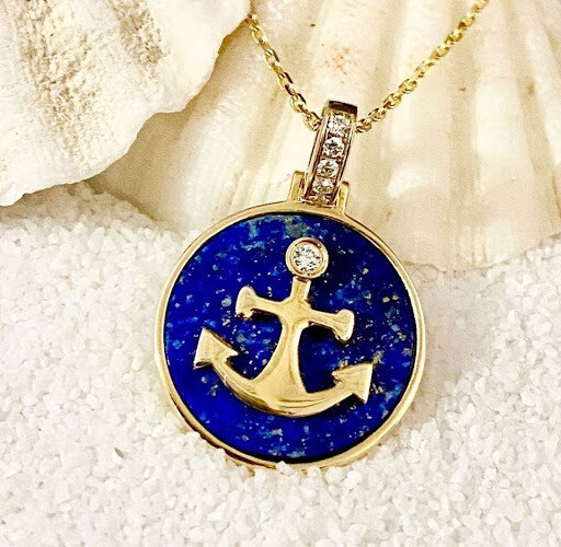 Yellow gold anchor