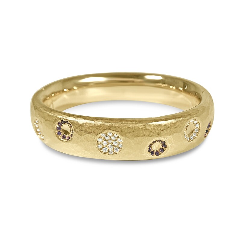 Hand Hammered 18kt yellow gold bangle