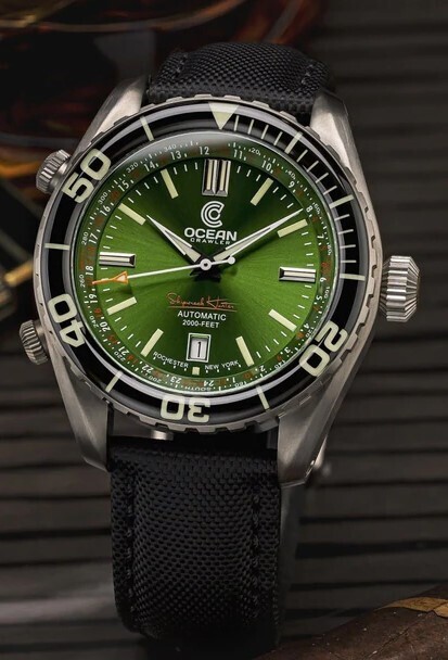 OCEAN CRAWLER NAVIGATOR GREEN DIAL TITANIUM CASE