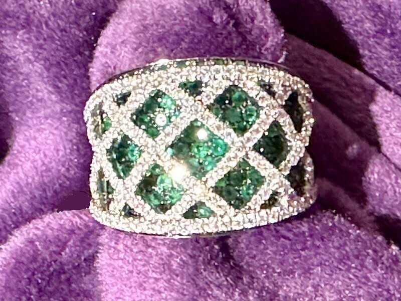 Emerald and diamond ring