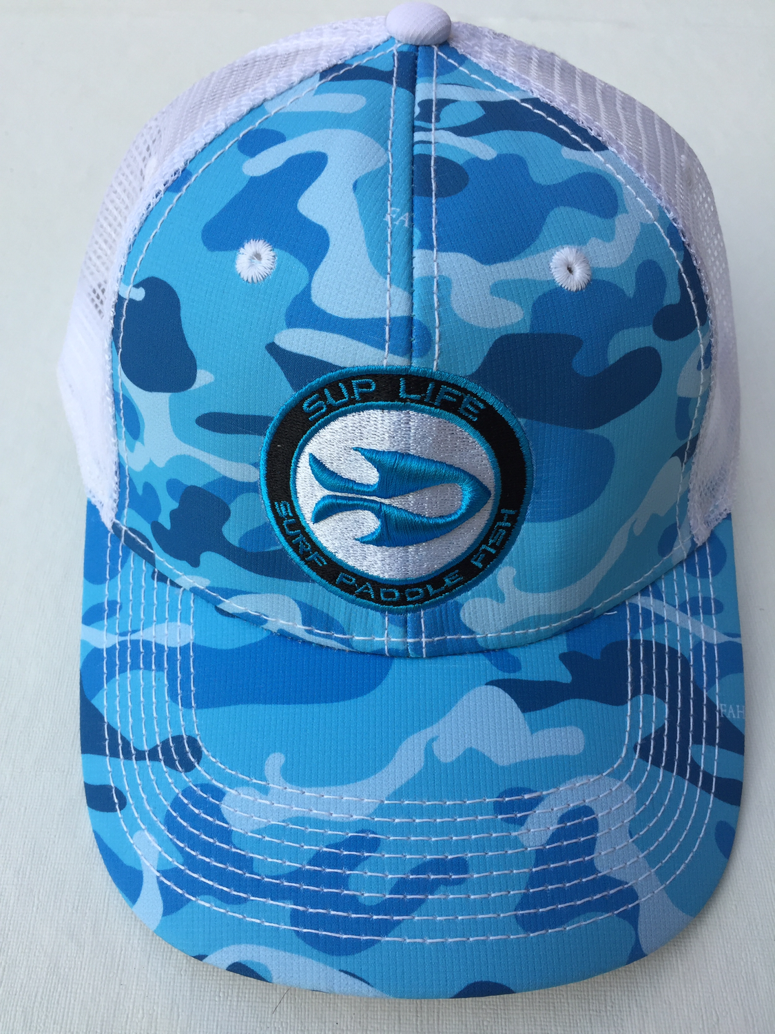 SUP LIFE® - Surf Paddle Fish Blue Camo &amp; White Snapback