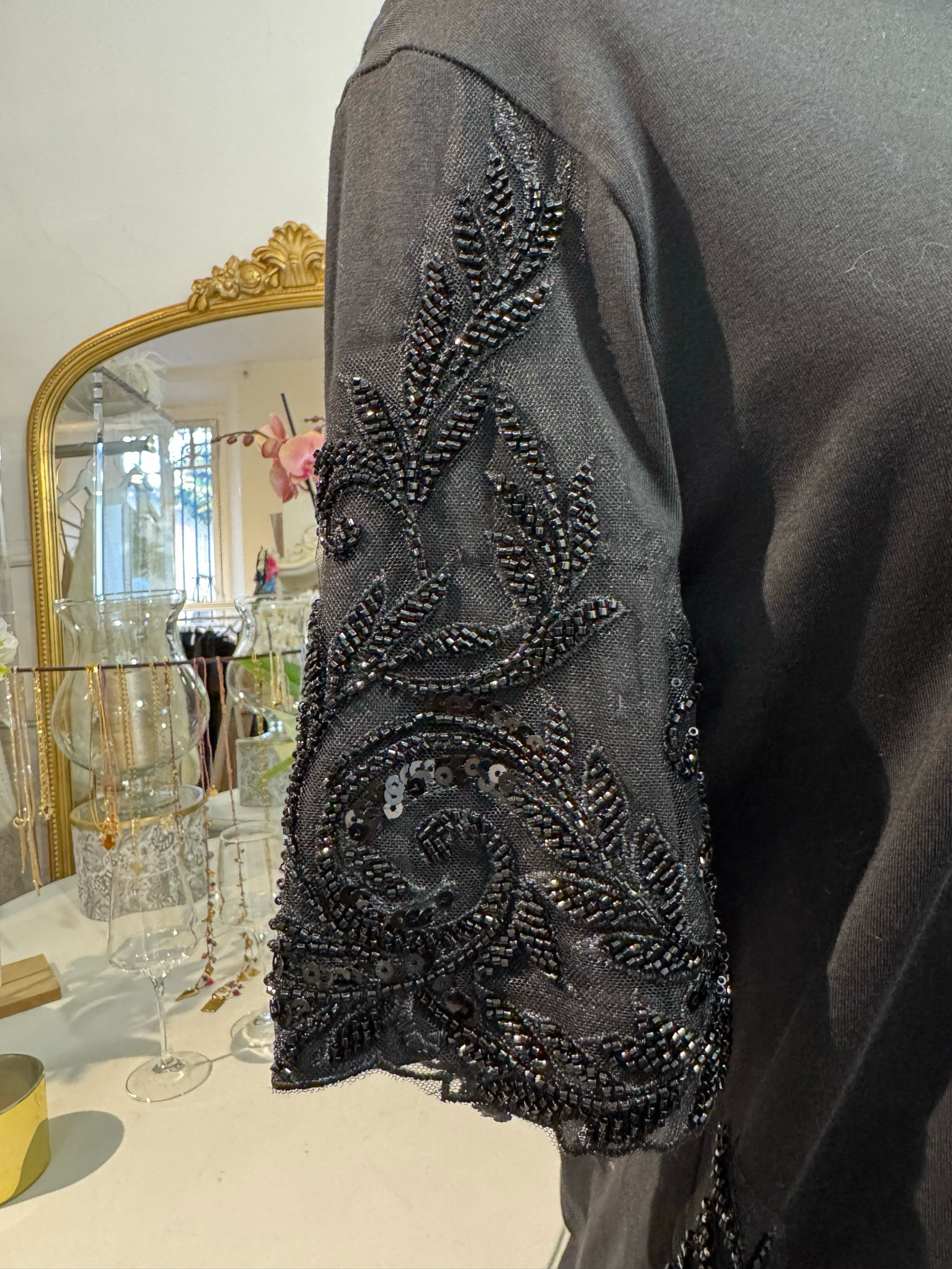 T shirt nera ricamata