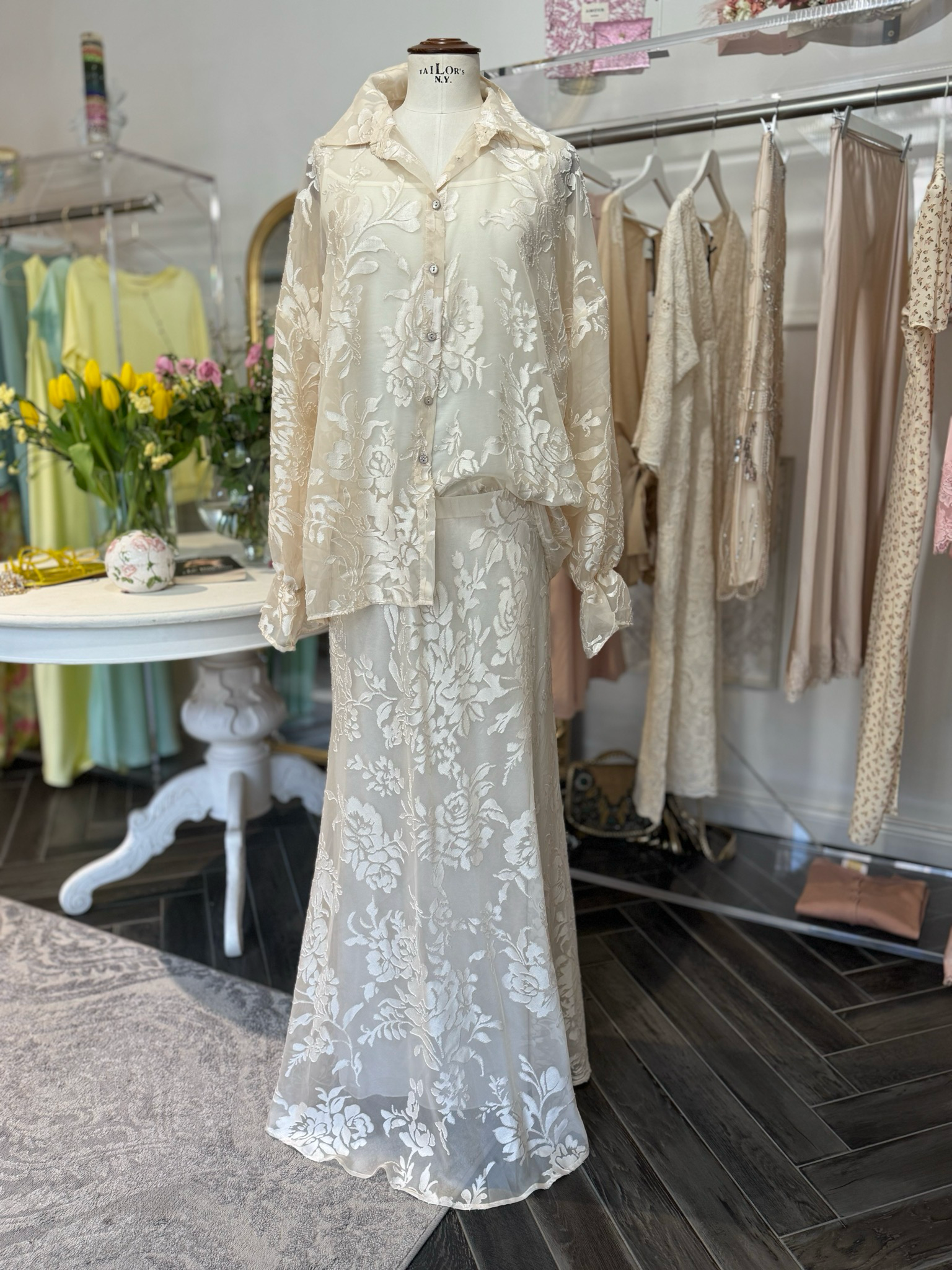 Completo camicia più gonna