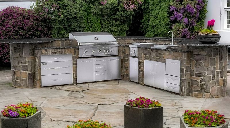 Venetian 10ft x 10ft Island Design with Grill and Component Package – SKPVENETIAN-DE