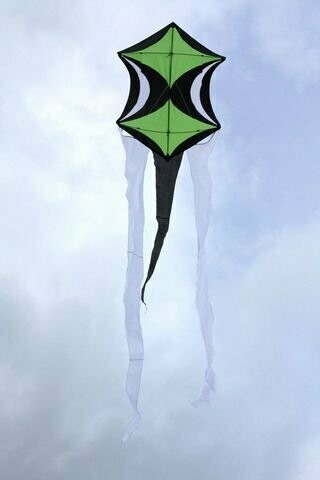 Rokkaku  verde con code  CL