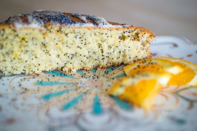 Orange & Poppyseed Traybake (24 portions)