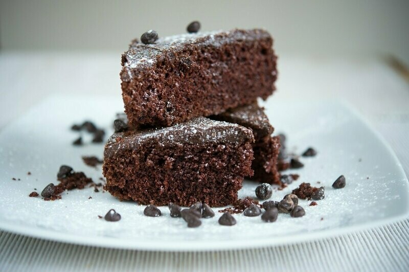 Chocolate Fudge Traybake (24 portions)