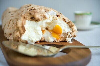 Peach & Honeycomb Roulade (18 portions)