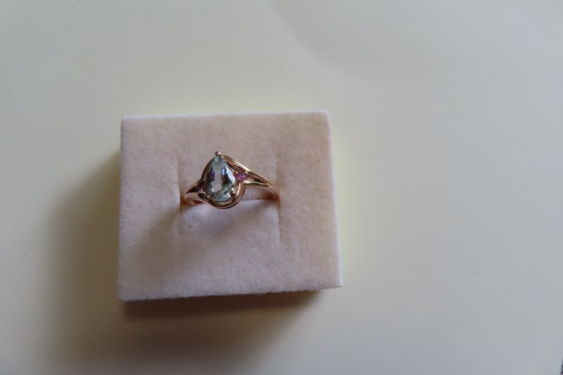Aquamarine (1.21ct) &amp; mauve Sapphires ring