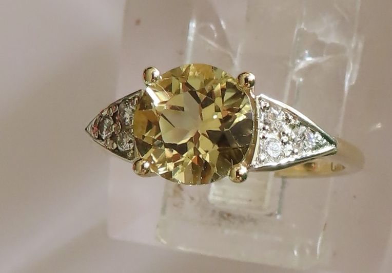 Yellow Tourmaline &amp; Diamonds ring in 9ct yellow &amp; white gold