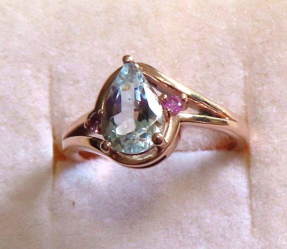 Aquamarine (1.21ct) &amp; mauve Sapphires ring