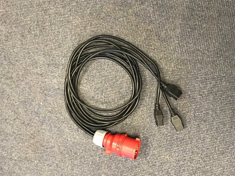 C32 Red commando plug to 3 x C19 cables 3m