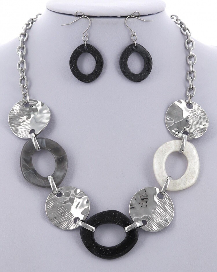 Necklaces &amp; Earring Set| Hammered Metal Acetate Necklace &amp; Earring Set