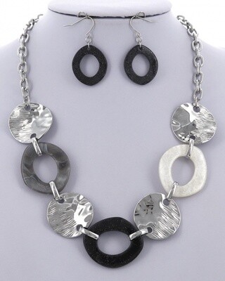 Necklaces &amp; Earring Set| Hammered Metal Acetate Necklace &amp; Earring Set