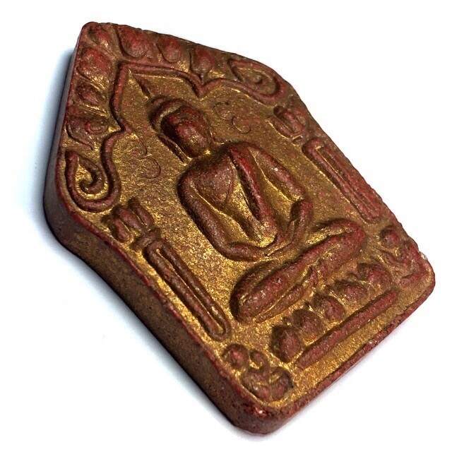 พระขุนแผนผงพรายกุมาร เนื้อแดง ฝังตะกรุดมหาปราบ ปี 15  หลวงปู่ทิม วัดละหารไร่ พร้อมบัตรรับรอง