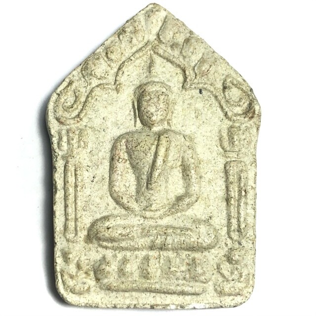 พระขุนแผนผงพรายกุมาร พิมพ์ใหญ่นิยม เนื้อขาว ฝังตะกรุดสาริกาคู่ ปี 15 หลวงปู่ทิม วัดละหารไร่ พร้อมบัตรรับรอง.