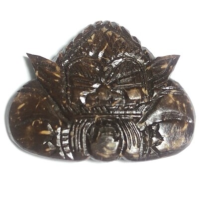 กะลาตาเดียวแกะราหูอมจันทร์ จารยันต์ สภาพสวยสมบูรณ์ 3.5 x 3 Cm.