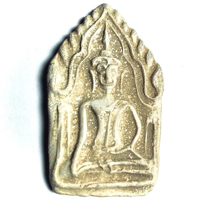 พระขุนแผน เนื้อผง ขนาด 5 x 3 cm.สภาพสวยสมบูรณ์ ไม่ทราบกรุ