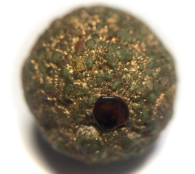 ลูกอมผงพรายกุมาร เนื้อก้นครก ปี 15 หลวงปู่ทิม วัดละหารไร่ พร้อมบัตรรับรอง ขนาด 1.3 Cm