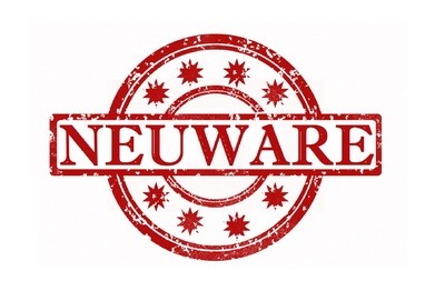 Neuware mit Etikett