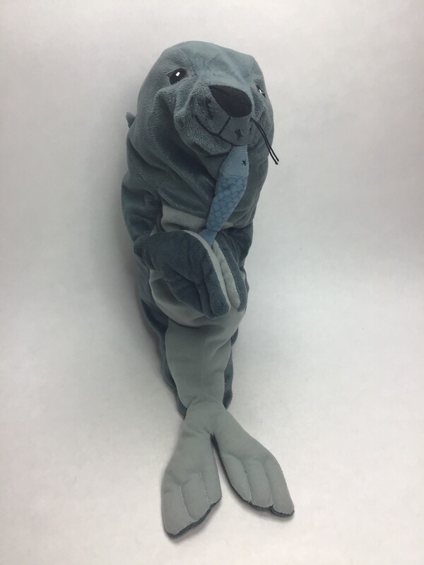 Robbe mit Fisch 42cm ( beliebt )