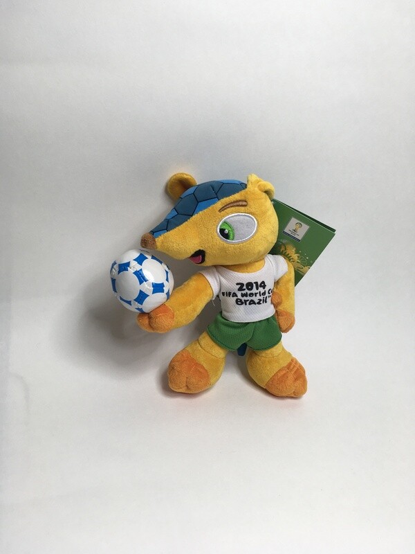 Gürteltier Maskottchen WM Brasilien Fuleco stehend 25cm Neuwertig mit Etikett