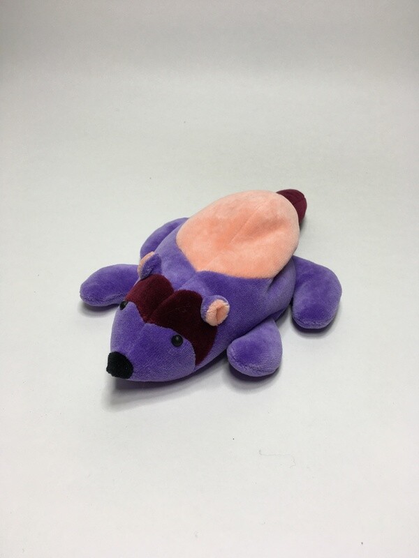 Perlsacktier kleiner Vielfraß liegend 25cm Kult