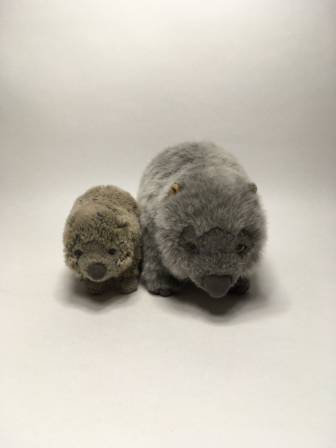 Wombat Semo liegend 30cm RESERVIERT SUCHANTRAG BRIGITTE L.