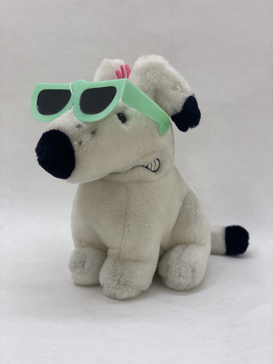 Hund Teasy Maskottchen der Sendung Formel eins 80ger Jahre  sitzend 30 cm Altersbedingter Zustand