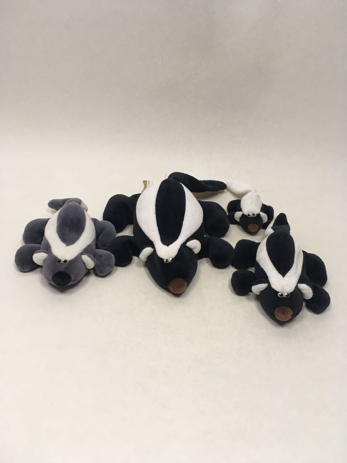 Perlsacktier Axel Schweiß der kleiner Stinker Familie liegend 25cm Kult