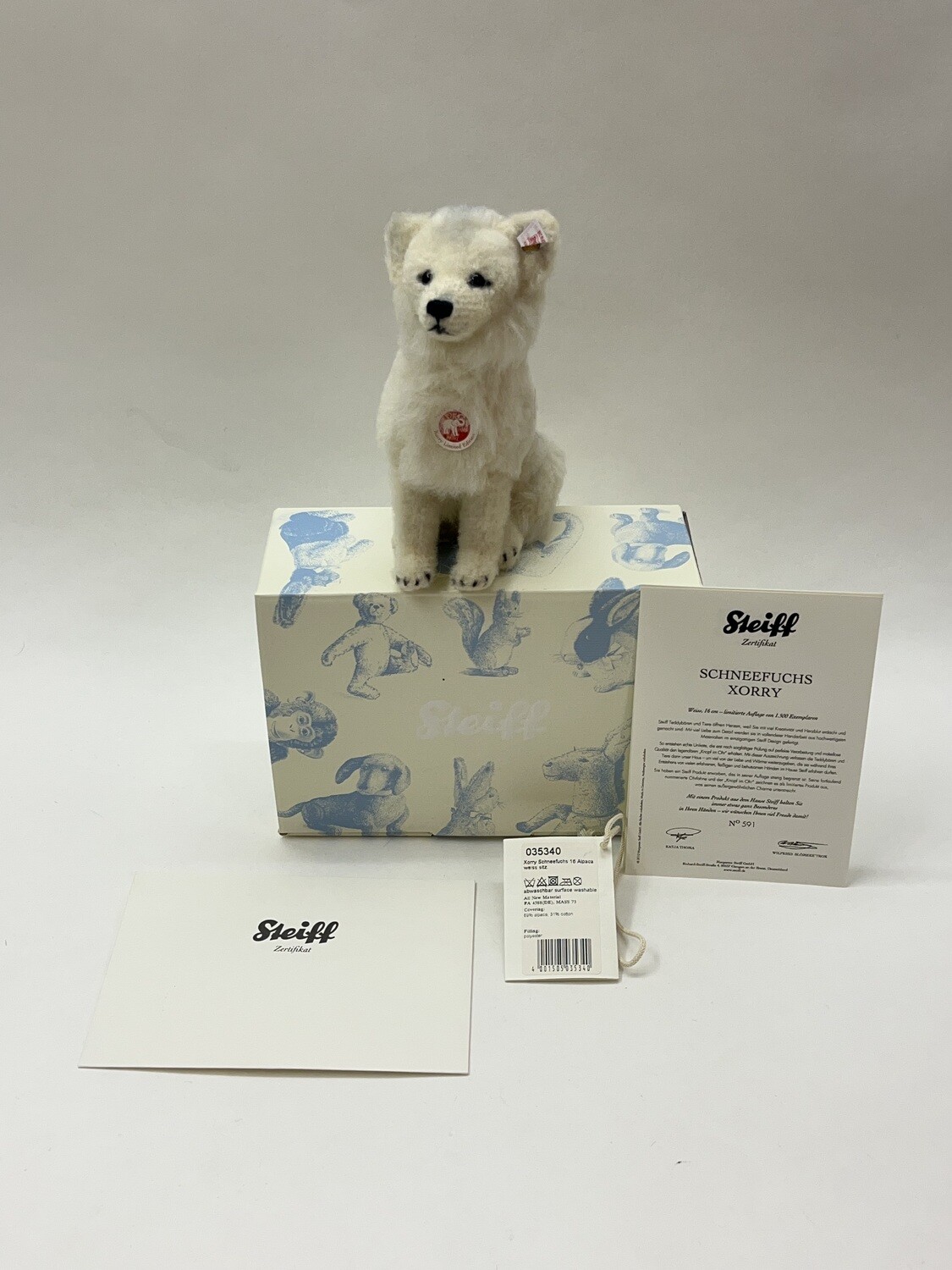 Steiff Schneefuchs Xorry 035340 mit Knopf, Fahne, Originalkarton und Zertifikat Limited Edition 591/1500 sitzend 16cm Mega Sammlerstück Rarität