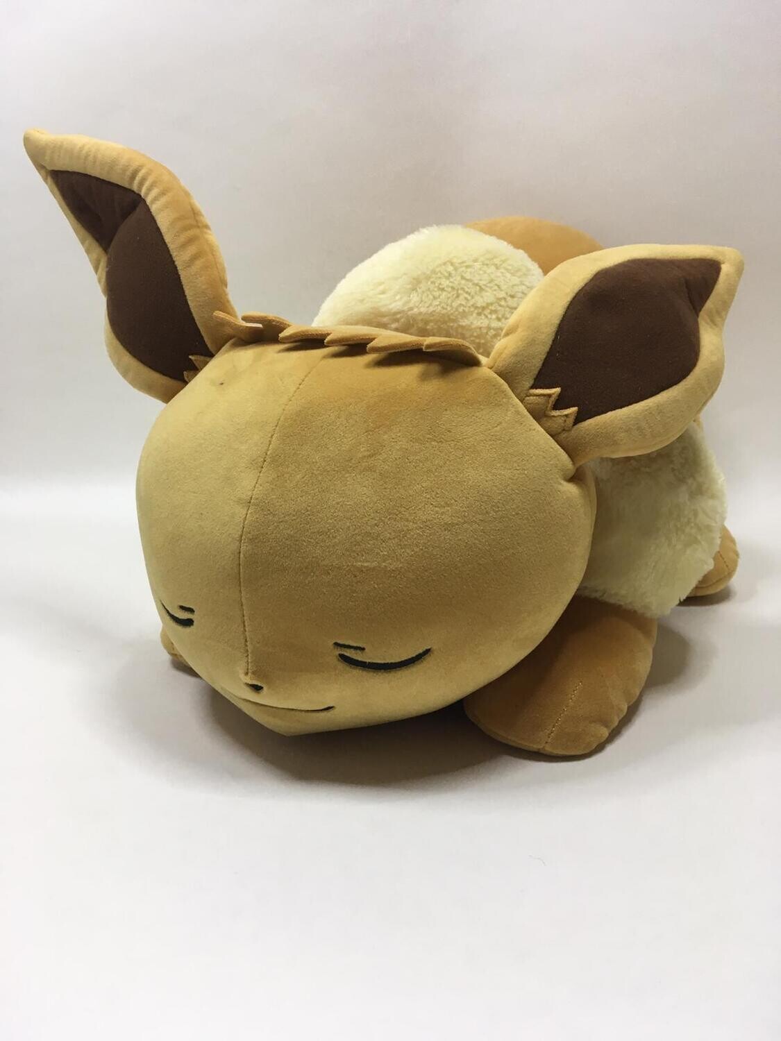 Pokemon Evoli Tomy XL liegend 60cm Mega Sammlerstück