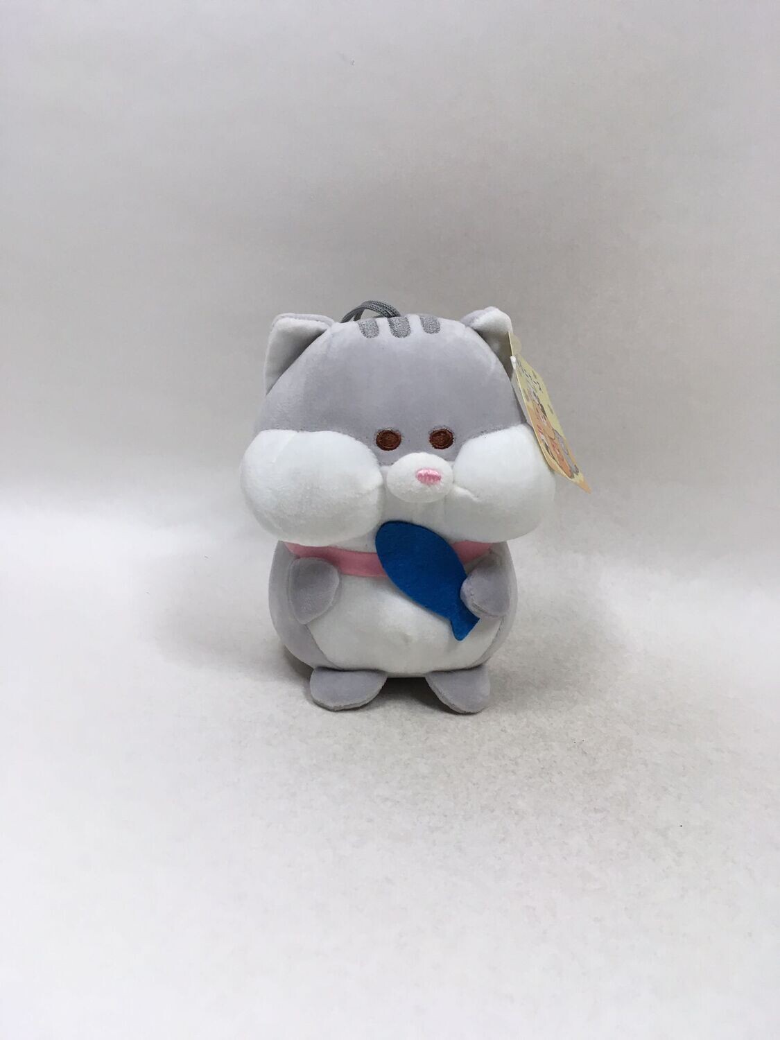 Katze mit Fisch China Knuffel 18cm Sammlerstück Neuwertig mit Etikett