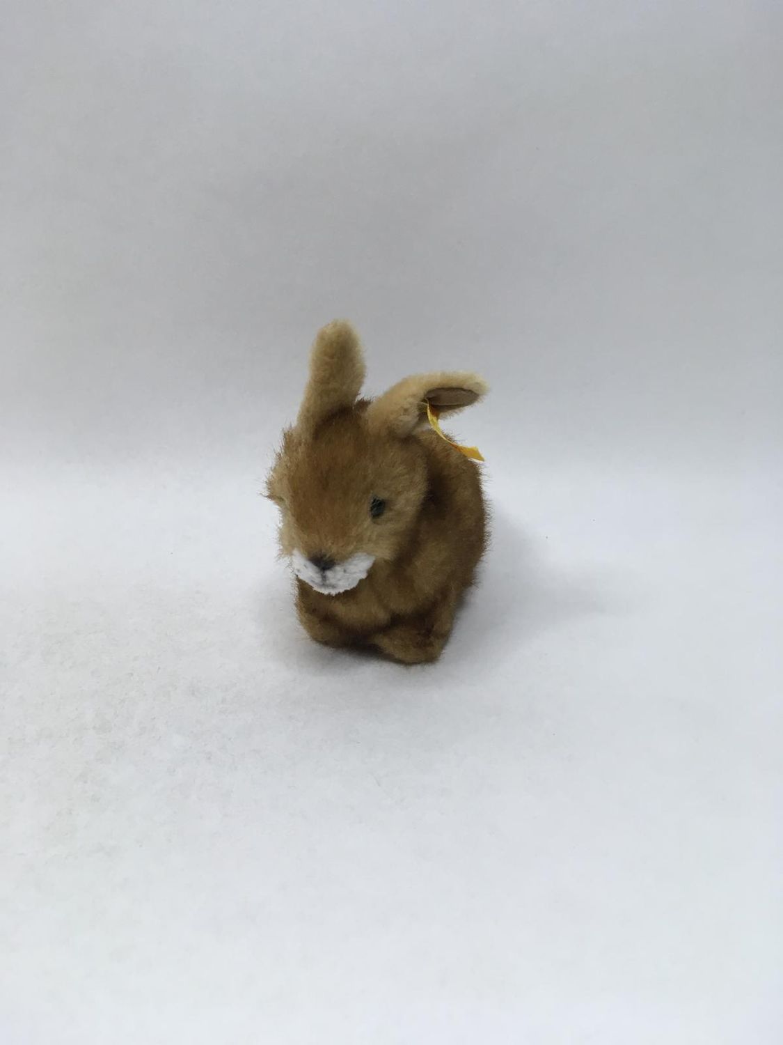 Steiff Hase Hoppel 080081 mit Knopf und Fahne liegend 13cm Mega Rarität