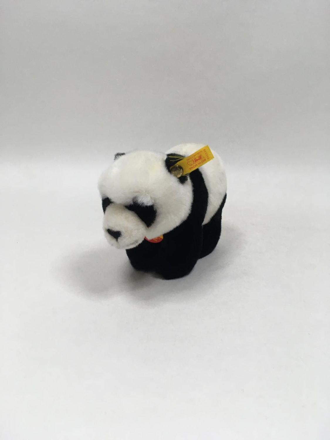 Steiff Panda 040238 mit Knopf und Fahne stehend 15cm Rarität