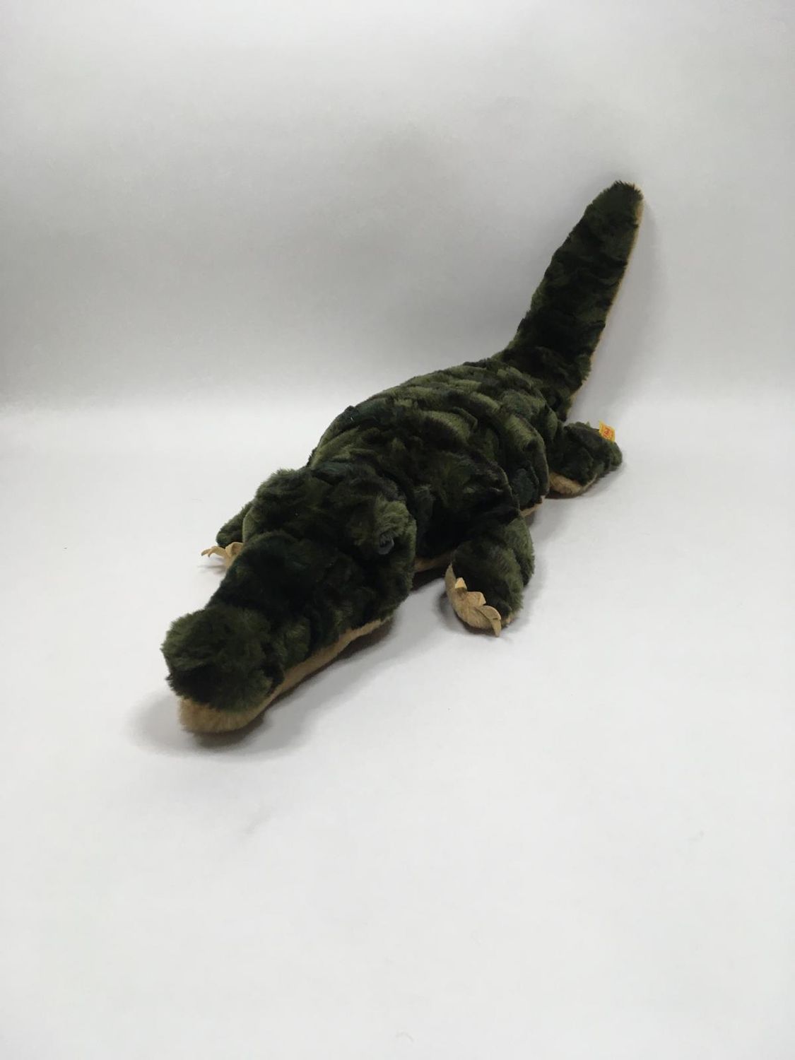 Steiff Krokodil Gaty 095450 mit Knopf und Fahne liegend 66cm Sammlerstück