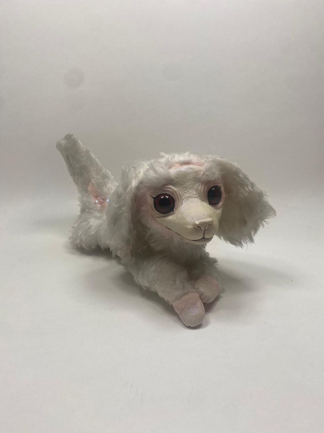 Glücksdrache Fuchur Baby Fabelwesen Professionelle Handarbeit von einer Künstlerin aus Russland mit beweglichen Gliedern liegend 37 cm Sammlerstück Unikat