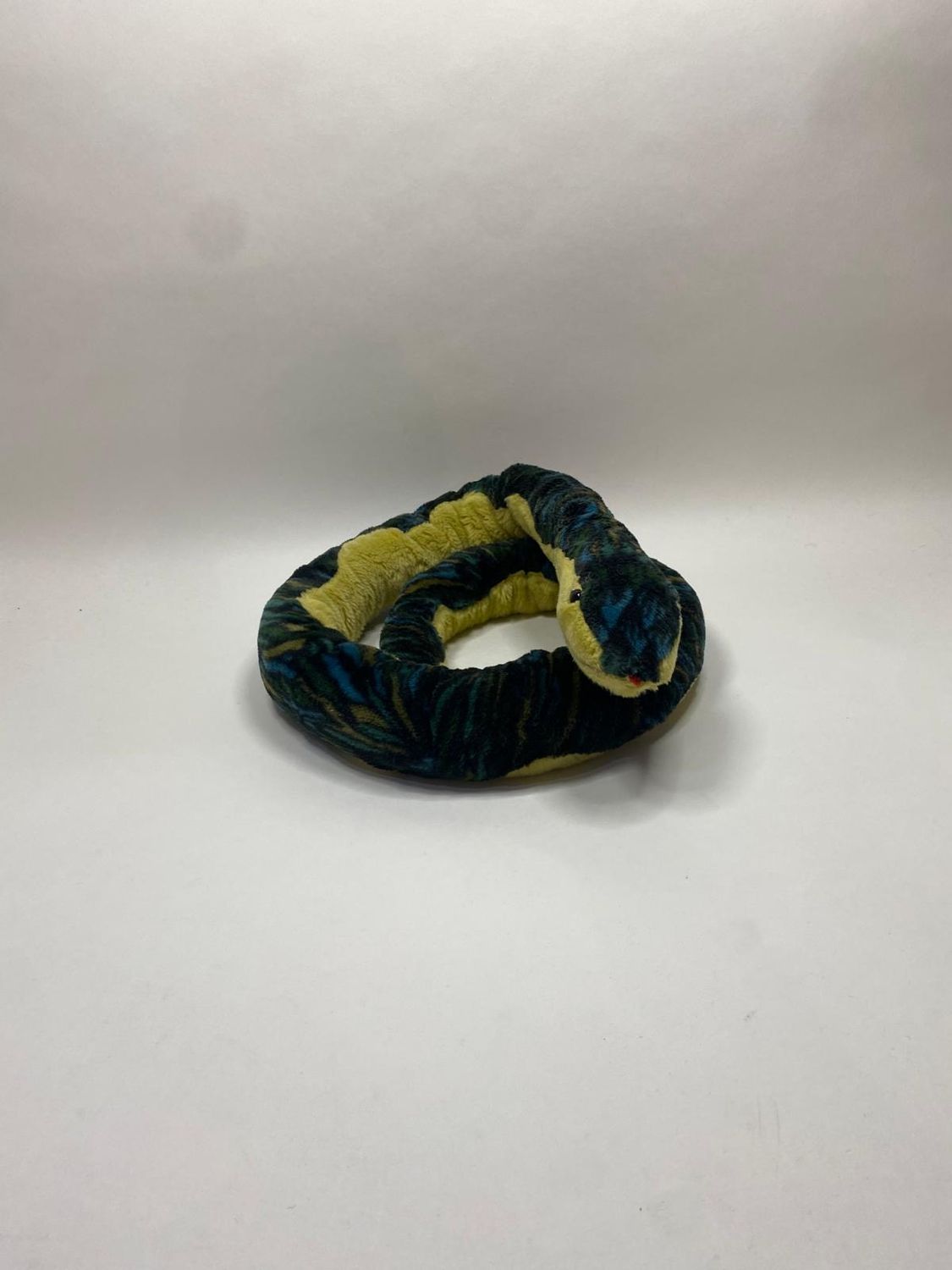 Steiff Schlange 067389mit Knopf und Fahne liegend 150 cm Sammlerstück