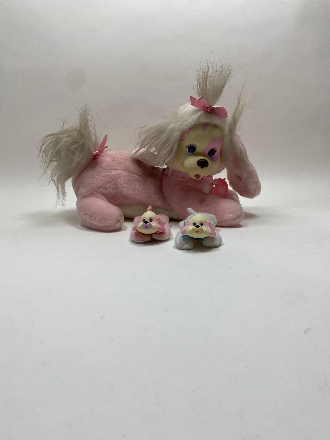 Hund Puppy Surprise  mit 2 Babys Knuffel (90er Jahre) liegend 33 cm Sammlerstück Vintage