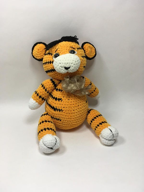 Tiger Handarbeit Knuffel sitzend 48 cm Unikat